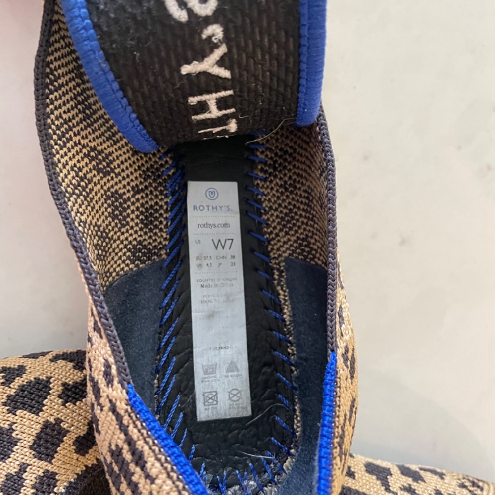 Rothys Sz 7 leopard print pointy-toe flats - Picture 3 of 3